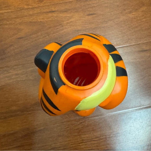 Disneyland Tigger Water Bottle Vintage - Picture 6 of 6